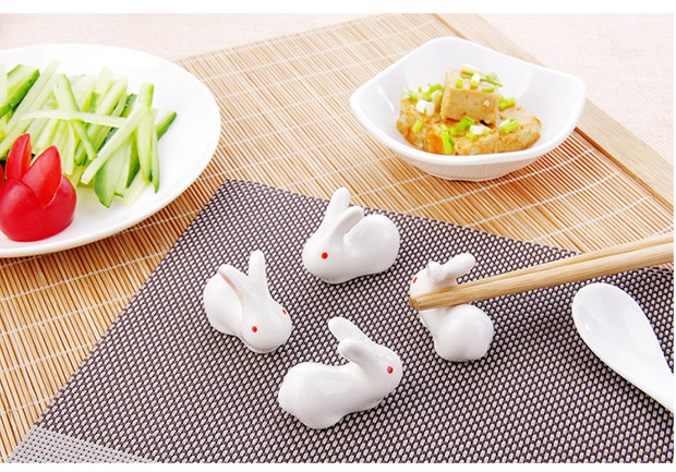 Nhật Bản dễ thương thỏ đũa đũa chủ sáng tạo bộ đồ ăn gia đình đũa gốm giữ đũa đũa tô ăn cơm