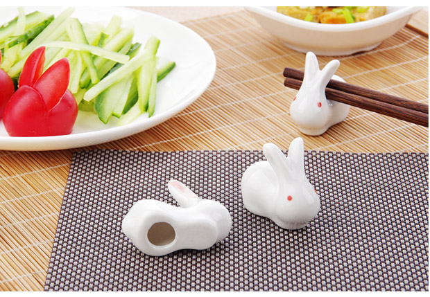 Nhật Bản dễ thương thỏ đũa đũa chủ sáng tạo bộ đồ ăn gia đình đũa gốm giữ đũa đũa tô ăn cơm