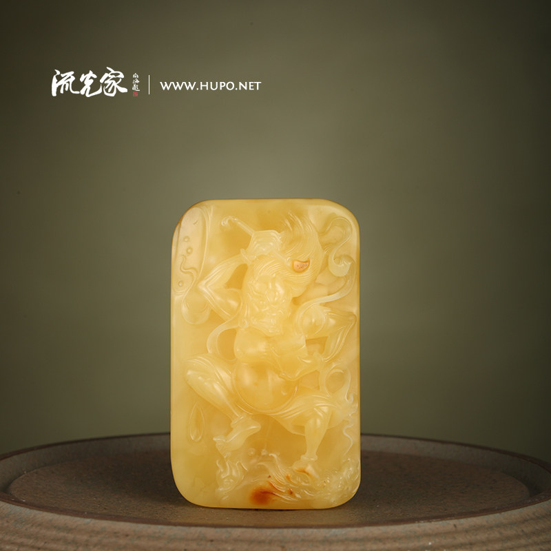 Liuguangjia Su Gong famous carving Kuixing carved beeswax pendant with NGTC national inspection certificate