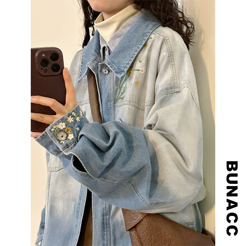 Bunacc Autumn American Retro Fashion Brand Design Loose Floral Embroidered Gradient Denim Jacket for Men and Women