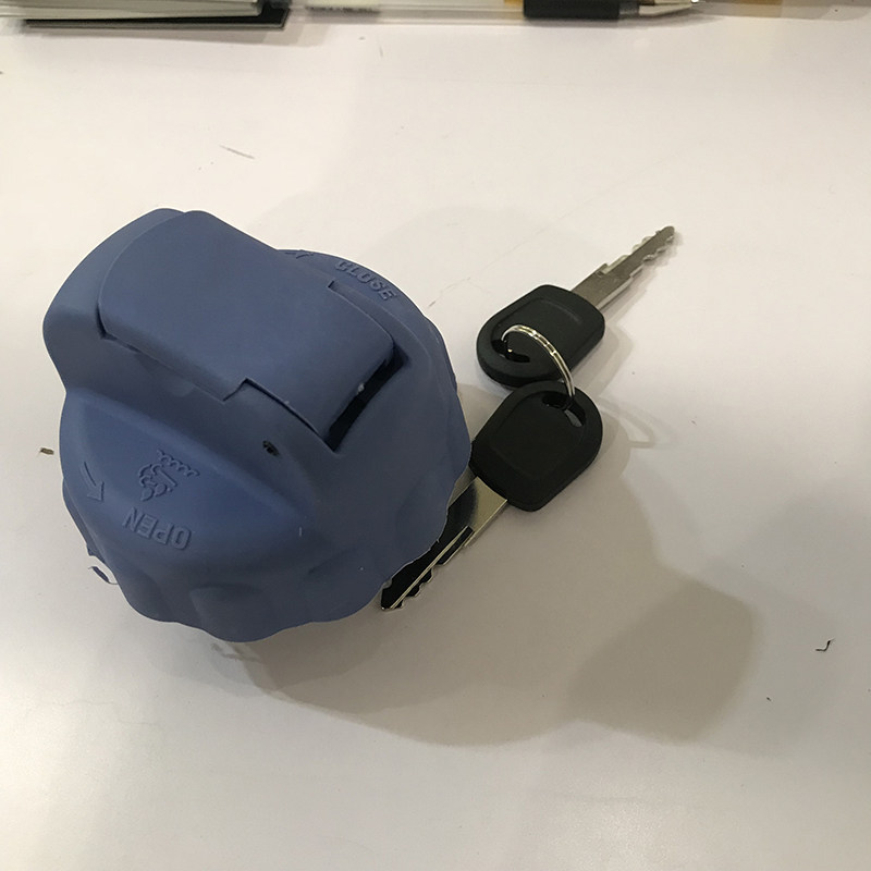 The original parts of Shaanxi Automotive Heavy Car Original Accessories Dylanche New M3000X3000 urea tank cover were originally installed