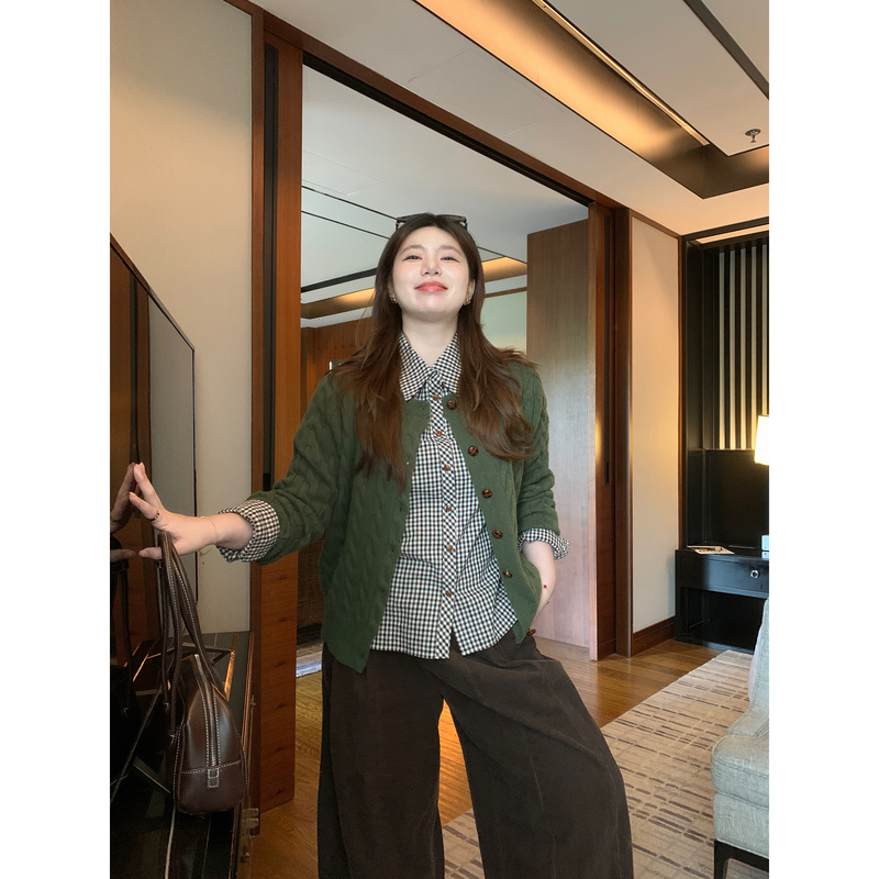 M5T6 Slightly Chubby Icelandic Tundra~/Soft and Waxy Green Sweater Loose Cable Knit Cardigan