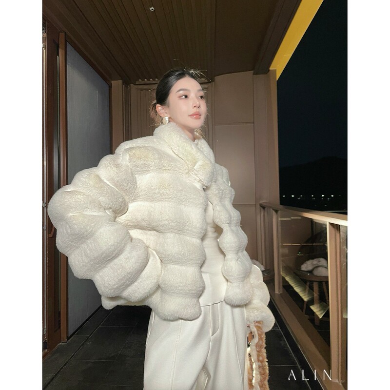 Alin Miss Puff, a Stunning Faux Rabbit Fur Eco-Friendly Fur Coat for Women, Short White Fur Coat for Winter Alin Miss Puff, a Stunning Faux Rabbit Fur Eco-Friendly Fur Coat for Women, Short White Fur Coat for Winter