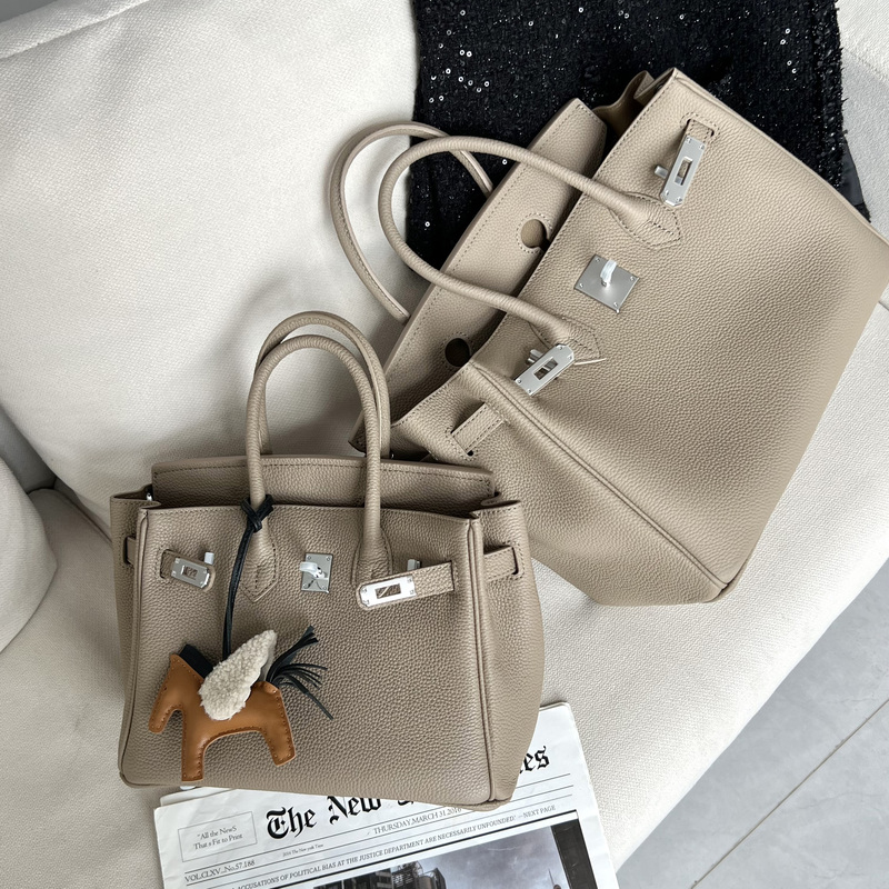 Women's Bag 2026 New Model First Layer Cowhide Large Capacity Gray Platinum Bag Genuine Leather Versatile Shoulder Crossbody Handbag