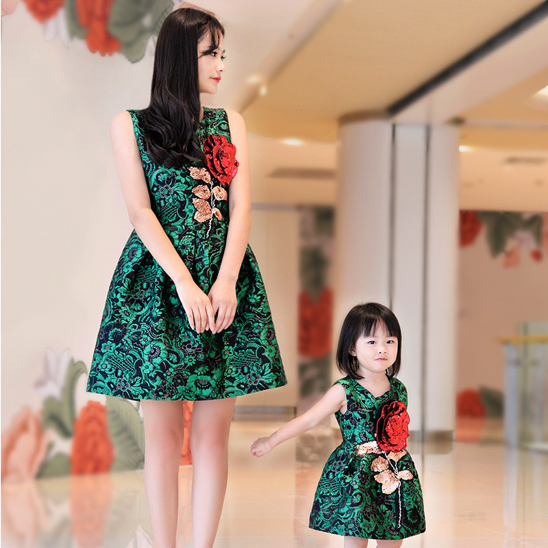 New dress Original clothing autumn and winter pro-fitting mother woman sleeveless jacket with underskirt performance to suit a parent-child dress
