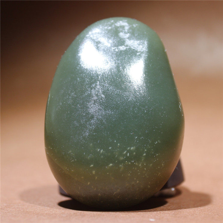 和田青玉 贵鼠献灵芝 和田青玉籽料 和田青玉 贵鼠献灵芝 和田青玉籽料