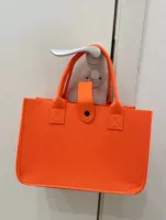 Толстый мультипликационный оранжевый