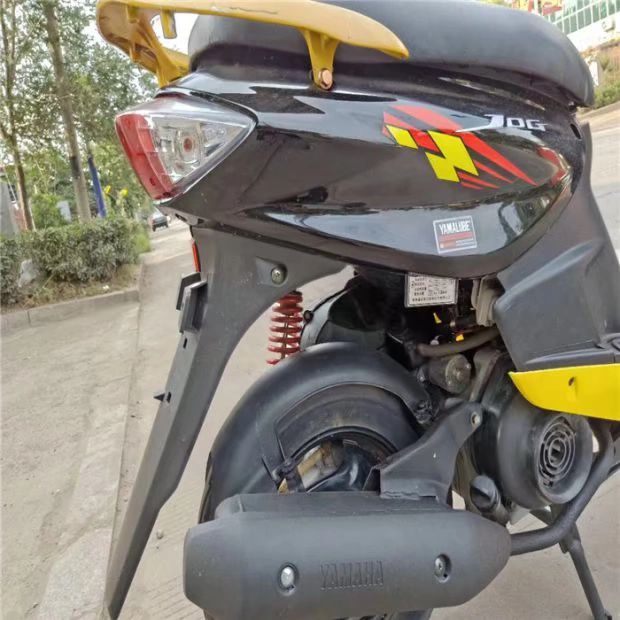 Xe tay ga chính hãng Yamaha Qiaogefuxi bốn thì nguyên bản 100cc đạp hai nước ba xe máy