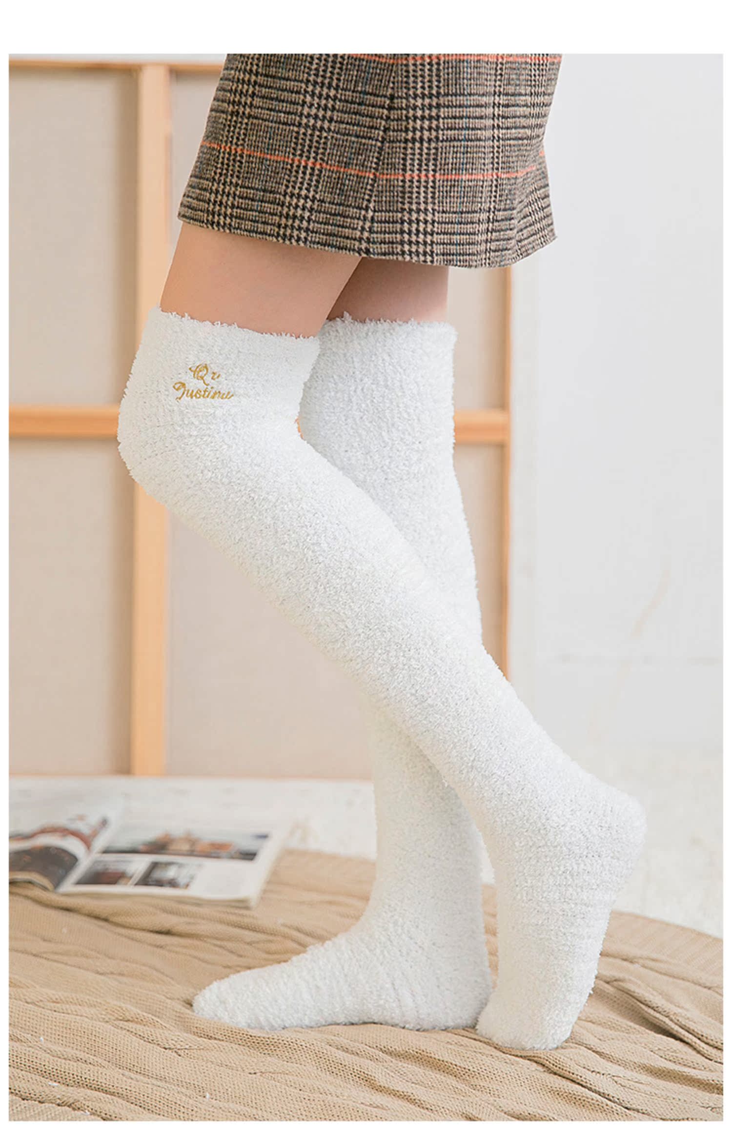 Mùa đông vớ nữ dài ống cotton dày lông cừu san hô nhà trên đầu gối tháng vớ ấm ngủ người lớn vớ sàn vớ cổ cao