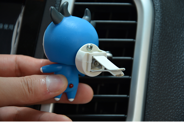 Sáng tạo xe hơi cửa ra nước hoa clip xe trang trí nam xe hương liệu ánh sáng hương thơm dễ thương đồ trang trí cung cấp mặt dây chuyền phụ nữ - Ô tô nội thất Accesseries đồ trang trí xe oto