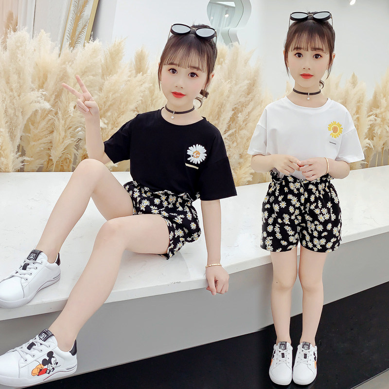 Girls summer suit 2022 new Korean version of the little daisy children's clothing foreign style net red girl shorts summer big children