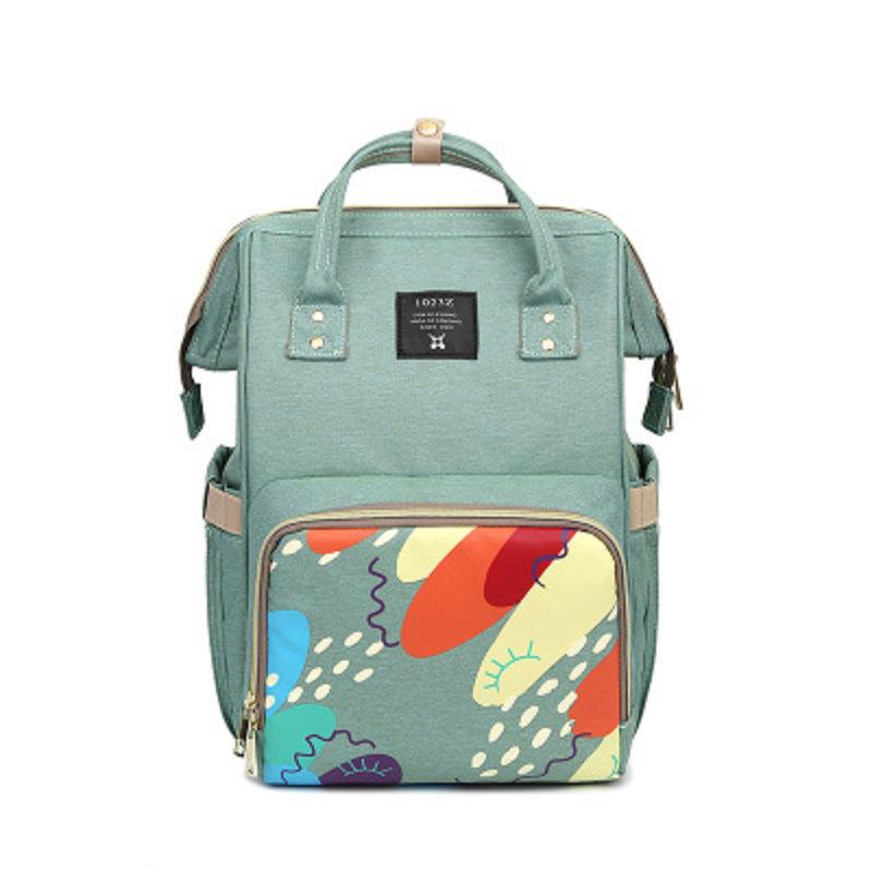 Mommy bag 2020 new fashion shoulders portable multi-functional mother and baby backpack ultra-light Japan go out mother bag