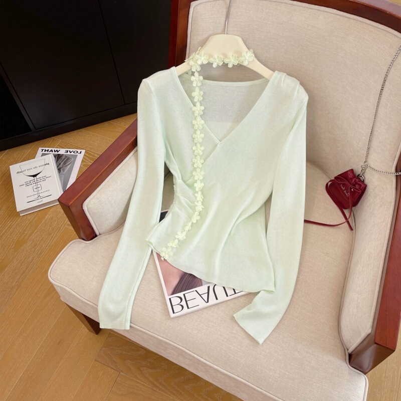 French-Style Embroidered Ribbon V-Neck Long-Sleeve Knit Top for Women, Spring 2026 New Style, Elegant and Versatile Slim-Fit Top