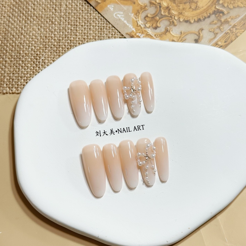 Liu Damei 【White Moonlight Returns】Hand-Painted Elegant Butterfly Gradient Brightening ins Style Pure Handmade Wearable Nail Art