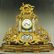 Western Antique Clock of the Fort Lion Western Antique Clock of the Western Antique Clock