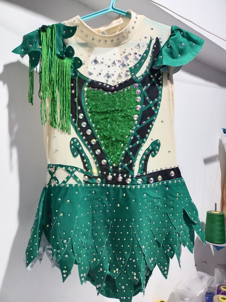 Prepare children's gymnastics competition to make children's happy gymnastics competition outfit children's gymnastics