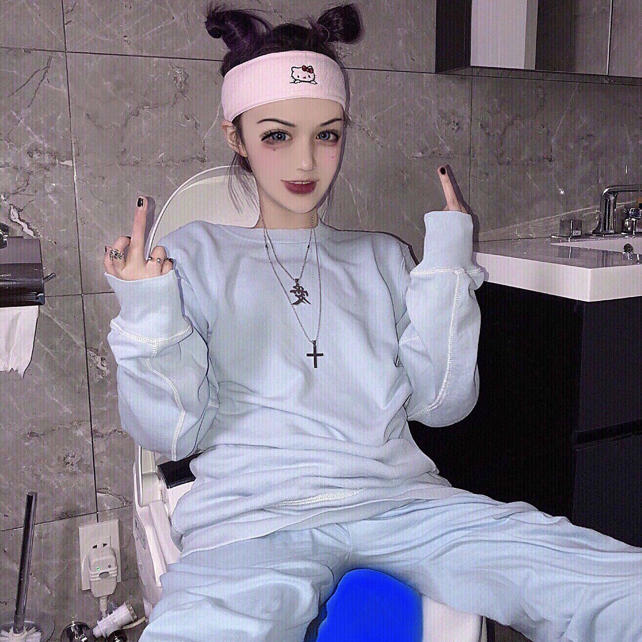 Japan's original lovely ghost can wear a powder - girl rubbing straight