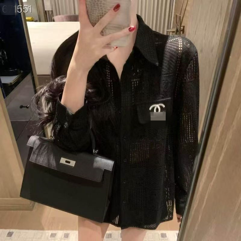 Italian European-Style Niche Black Lace Shirt for Women, Hollow-Out Sexy Sun-Protective Cardigan with a High-End Feel Italian European-Style Niche Black Lace Shirt for Women, Hollow-Out Sexy Sun-Protective Cardigan with a High-End Feel