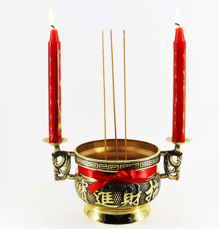 Pure copper censer with candlestick to attract wealth and treasure to enshrine copper censer incense insert to enshrine Buddha aromatherapy furnace decoration