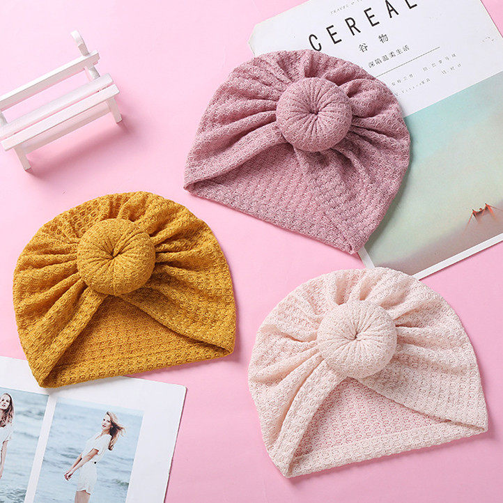 新生児向けのかわいい韓国風プルオーバー帽子。夏に着用でき、泉門を保護する薄手のメッシュ素材で作られています。インド風のベビー帽子です。