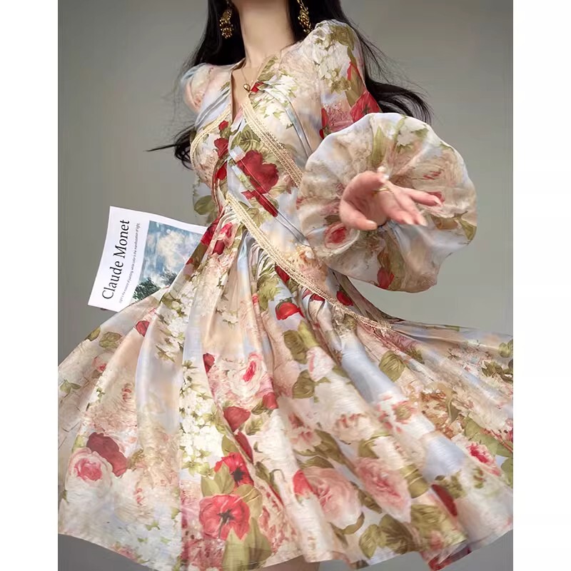 2026 Autumn New Style Lined French Romantic Print V-Neck Waist-Cinching Slimming Dress for Petite Figures Dm0099