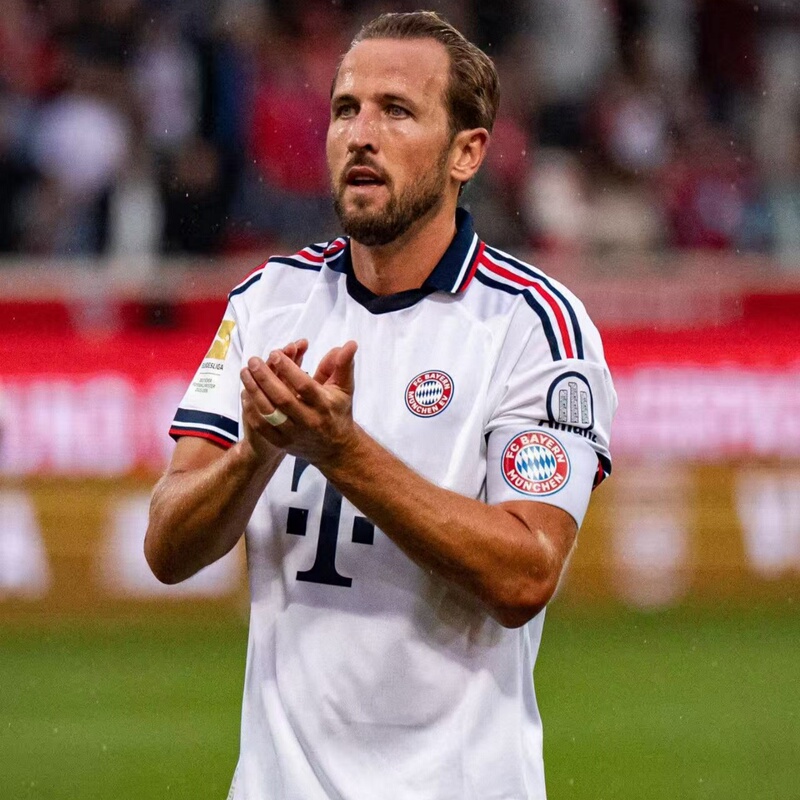 2627 Bayern Munich Away Jersey No. 9 Kane No. 10 Musiala No. 17 Olise Long and Short Sleeve Football Sportswear