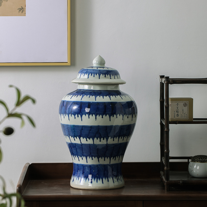 Jingdezhen ceramics general archaize of blue and white porcelain jar with cover large storage tank is Chinese style household adornment furnishing articles