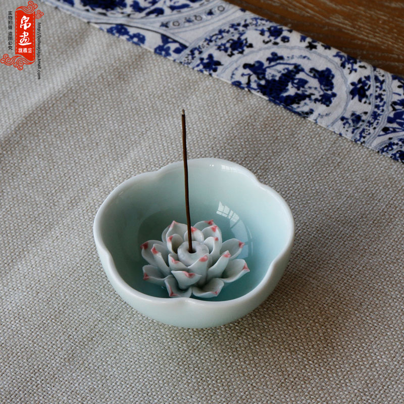 Jingdezhen ceramic aromatherapy censer furnishing articles manually shadow blue flower adornment triangle joss stick creative decoration