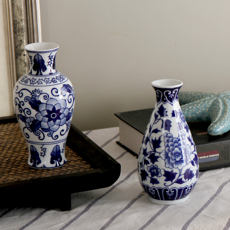 Jingdezhen blue and white porcelain vase vase household act the role ofing is tasted furnishing articles blue and white porcelain vase study the sitting room living room