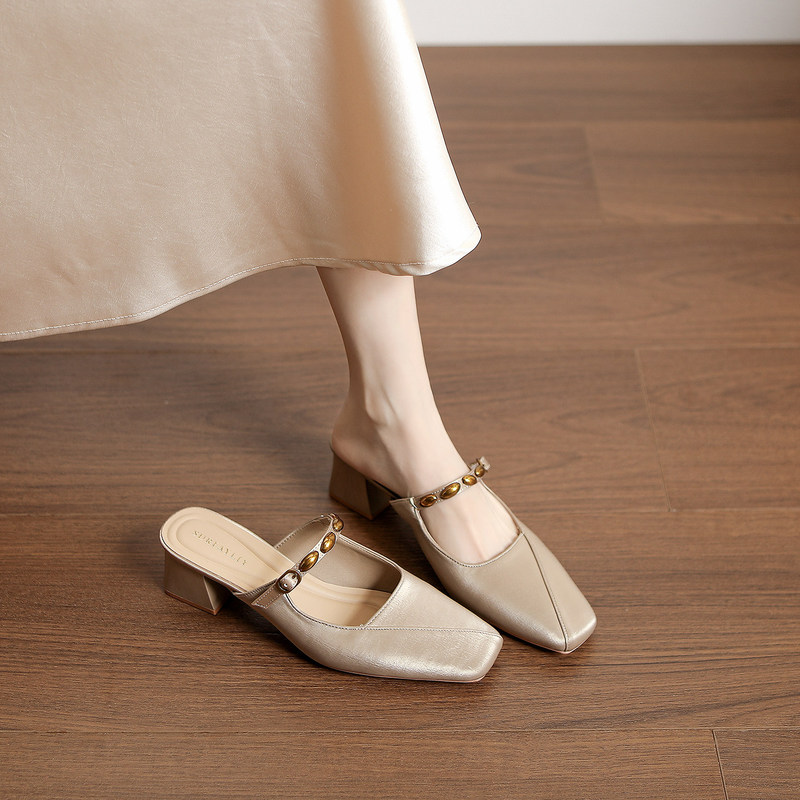 Sheepskin Version~ 2026 New Style Square-Toe Mules for Women with Chunky Heels, Small Gold Bean-Shaped Closed-Toe Half-Slippers, Elegant Sandals for Outdoor Wear Sheepskin Version~ 2026 New Style Square-Toe Mules for Women with Chunky Heels, Small Gold Bean-Shaped Closed-Toe Half-Slippers, Elegant Sandals for Outdoor Wear