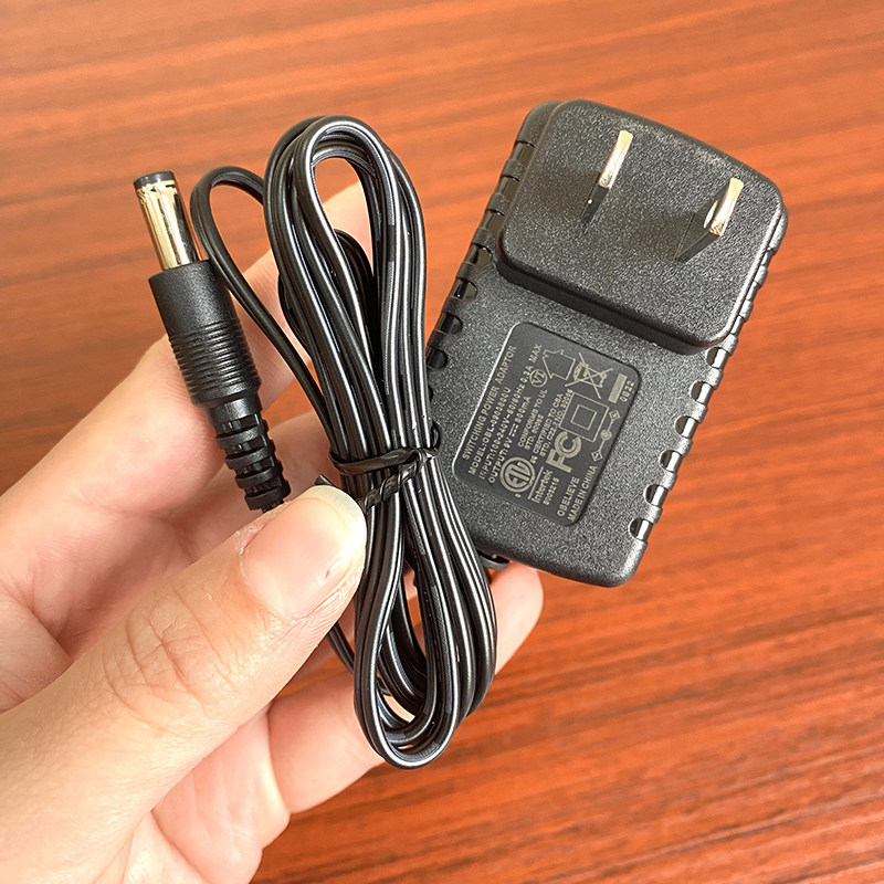 Виниловый проигрыватель 装逼送礼利器！出老美覆古黑胶唱片机3速内置立体声扬声手提箱