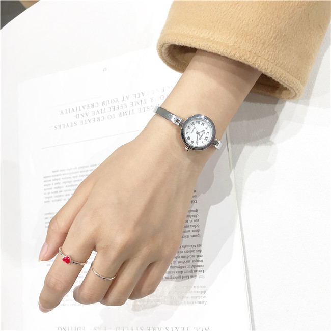 Ins watch chic gió mát chuỗi mỏng vòng tay văn học nữ phiên bản Hàn Quốc đơn giản của sinh viên vòng tay hoang dã cá tính thủy triều - Vòng đeo tay Cuff vòng tay gỗ