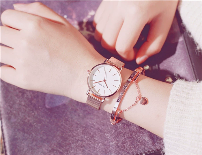 Vòng tay gió lạnh Chic nữ phiên bản Hàn Quốc của chàng sinh viên giản dị hoang dã nhỏ tươi đeo vòng tay lưới đỏ khí chất vàng hồng vòng tay trơn vàng 18k