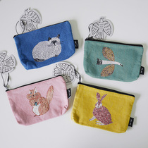 Japanese imported illustrator Matsuo beautiful snow fabric animal pattern cosmetic bag Japanese casual fabric zipper bag
