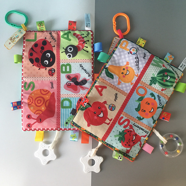 Baby red multi-label towel 01-year-old baby can enter with paper rattle BB beanie velvet hand puppet towel