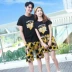 Net nổi tiếng cha mẹ con quần áo mùa hè áo sơ mi đen ngắn tay áo thun gia đình bốn mẹ con quần culottes bố và con trai - Trang phục dành cho cha mẹ và con