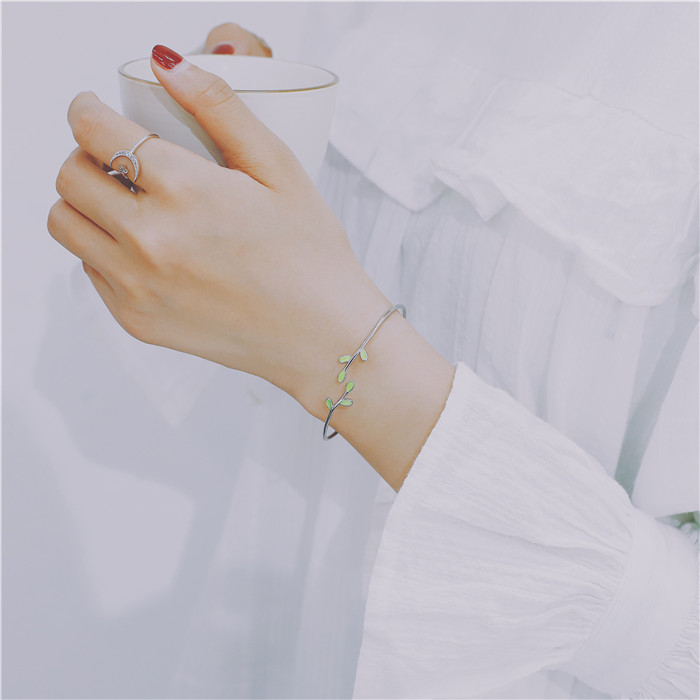 Một nghìn lẻ một đêm với cùng một chiếc vòng tay Đơn giản, vòng tay gió lạnh sang trọng retro khí chất cô gái sinh viên vòng tay đôi