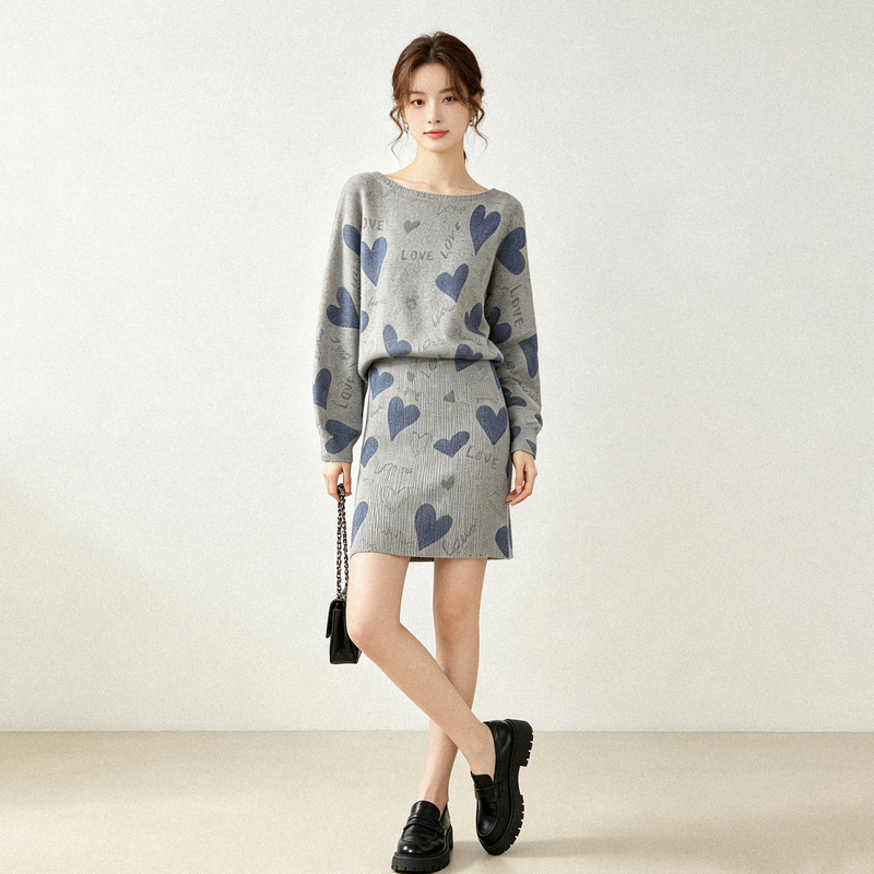 Lazy Style Heart-Printed Knitted Dress for Women, 2026 Autumn New Fashion, Age-Reducing, Slimming, Bodycon Dress