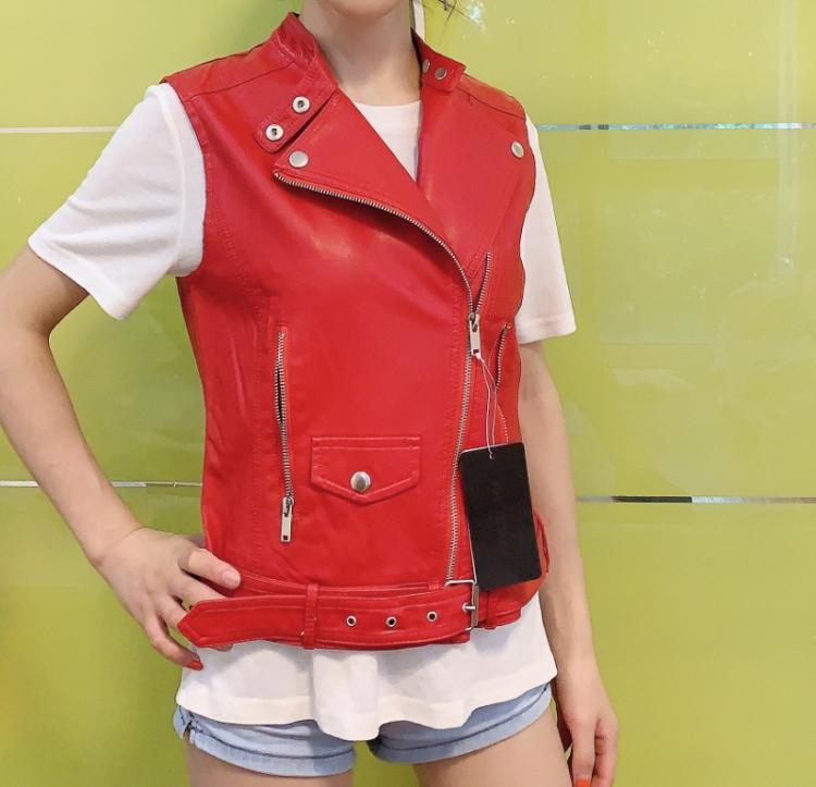 Red Short Leather Vest with Fashionable Metal Zipper, High-Waisted, Tie-Up, Slim-Fit Leather Vest, European and American New Style Vest Red Short Leather Vest with Fashionable Metal Zipper, High-Waisted, Tie-Up, Slim-Fit Leather Vest, European and American New Style Vest