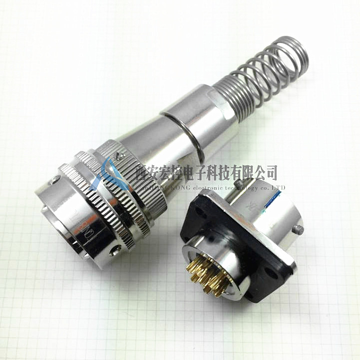 FQN30-32TAJ TAS FQN30-32TRJ TRK TRS FQN30-32TJ TK TS Plug