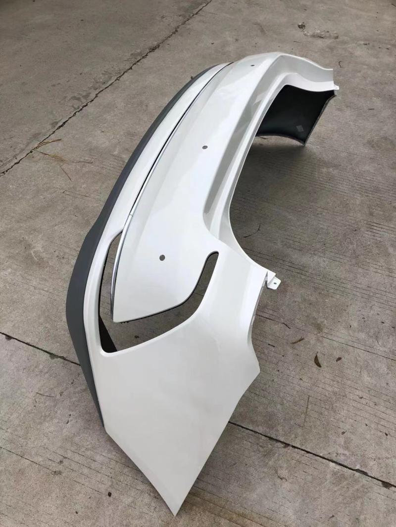 Suitable for BAIC EU5 front bumper rear bumper new energy eu500 front bumper rear bumper surrounding lower side skirt accessories