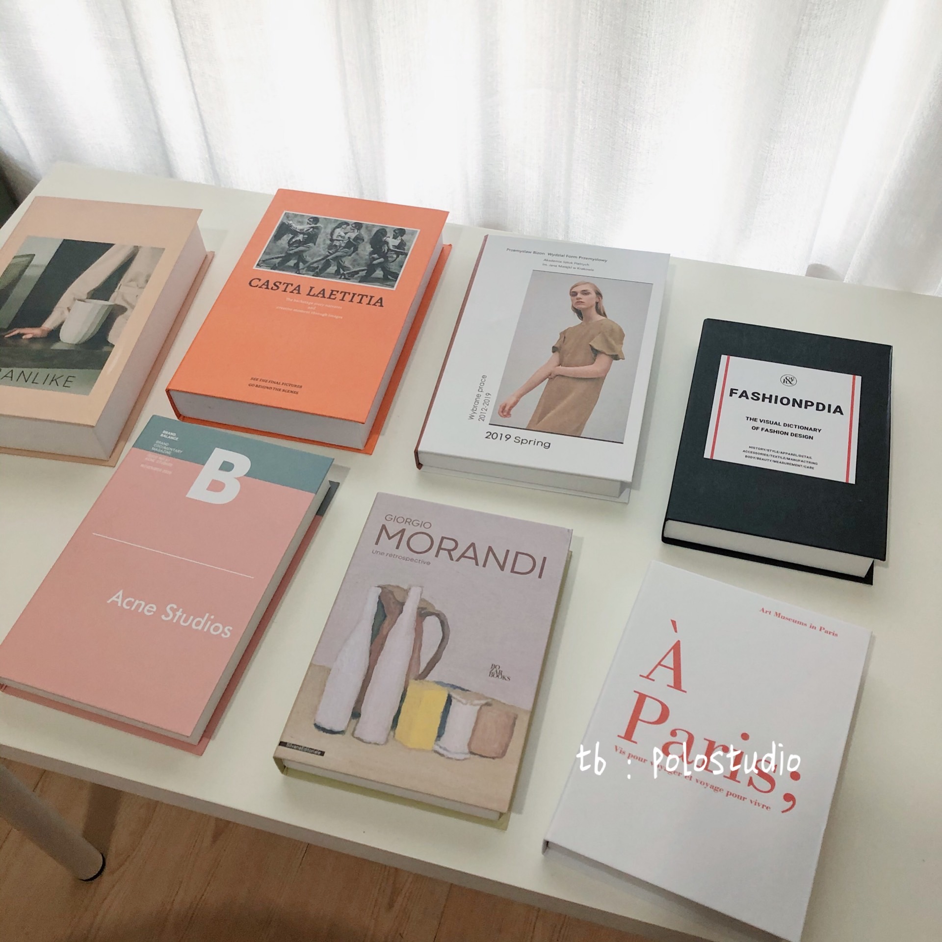 ins wind minimalist simulation props book pendulum shooting magazine book-like board room decorated with residential decoration props