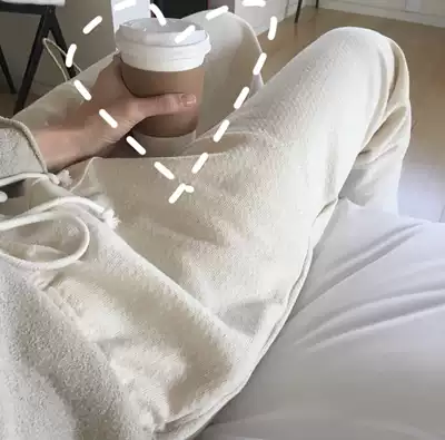 ins graffiti white coffee cup paper cup shooting props disposable paper cup props shooting scene decoration pendulum