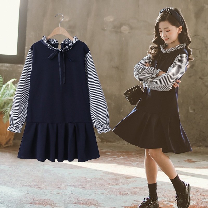 2023 Spring and Autumn New Girls Fashion Leisure Dress Girl Splice Girl Splicing in the Big Sleeve Fashion Web Red Dress Tide