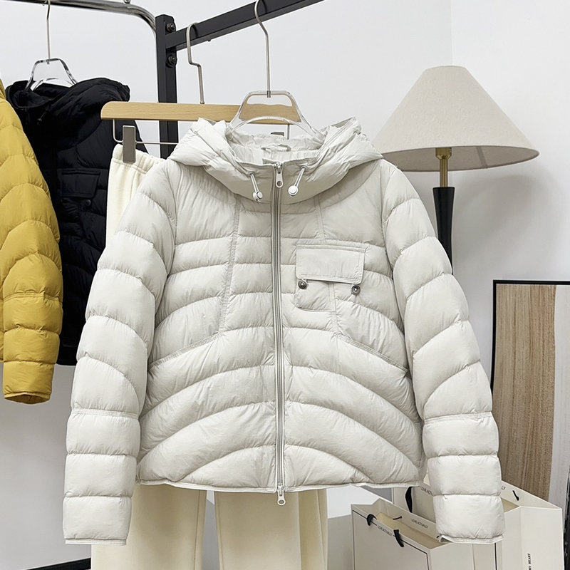 Hooded Ribbed down Jacket for Women, Short Winter Style 2025 New Design, Petite Size, 90% Duck Down, Warm Autumn Coat