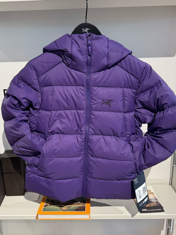 Direct Shipping from Canada Arcteryx Women's Thorium Hoody Mid-Length down Jacket Direct Shipping from Canada Arcteryx Women's Thorium Hoody Mid-Length down Jacket