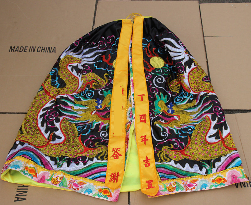 Dragon embroidery flat embroidery dragon three squares of God's god god god god god cloak 1 meter custom