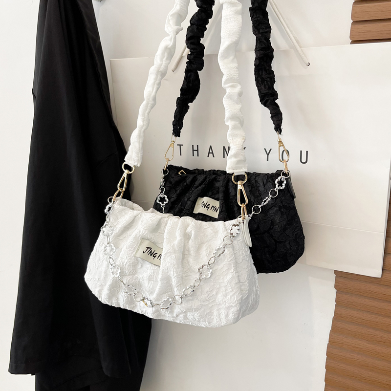 High-End Textured Niche Small Bag for Women 2025 New Summer Trendy Underarm Bag Versatile Fashion Single Shoulder Crossbody Bag