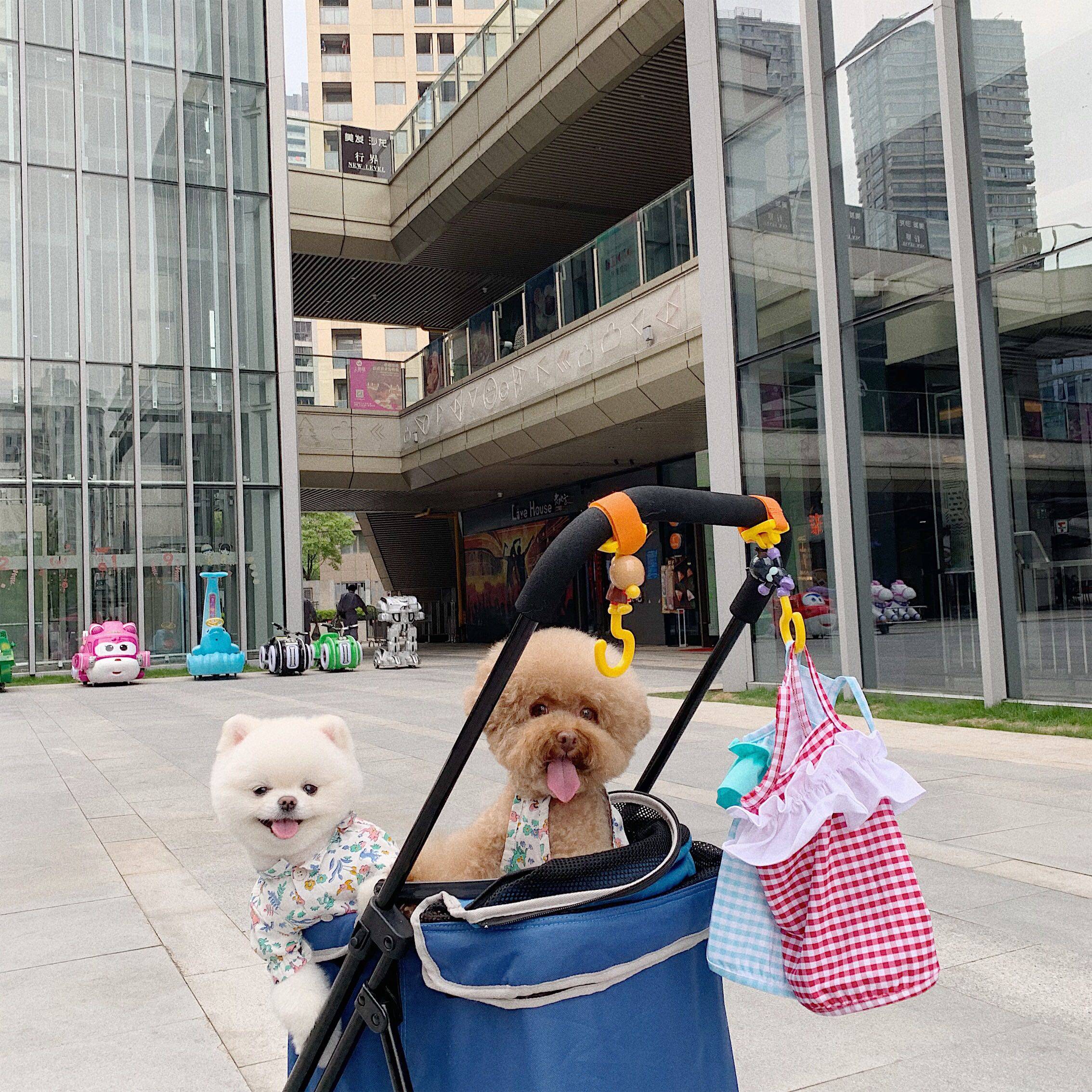 ibiyaya ibiyaya pet stroller is ultra-light and adjustable to facilitate travel with the same style of milk bag