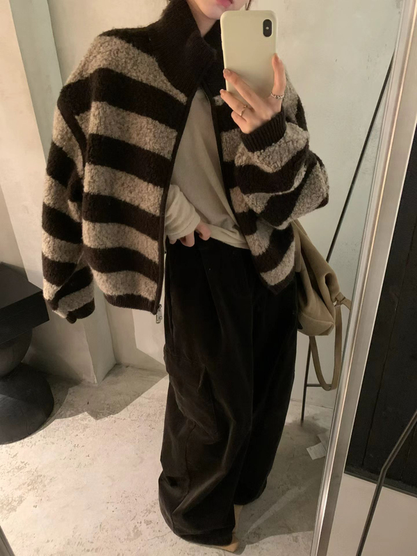 Soft and Fluffy Sheep Wool 2026 Autumn and Winter European Retro Striped Stand-Up Collar Zipper Knit Cardigan Women's Short Sweater Jacket Soft and Fluffy Sheep Wool 2026 Autumn and Winter European Retro Striped Stand-Up Collar Zipper Knit Cardigan Women's Short Sweater Jacket